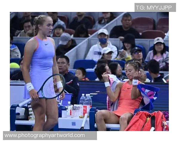 足球明星在训练和比赛间隙是否也会用手机自拍分享生活点滴